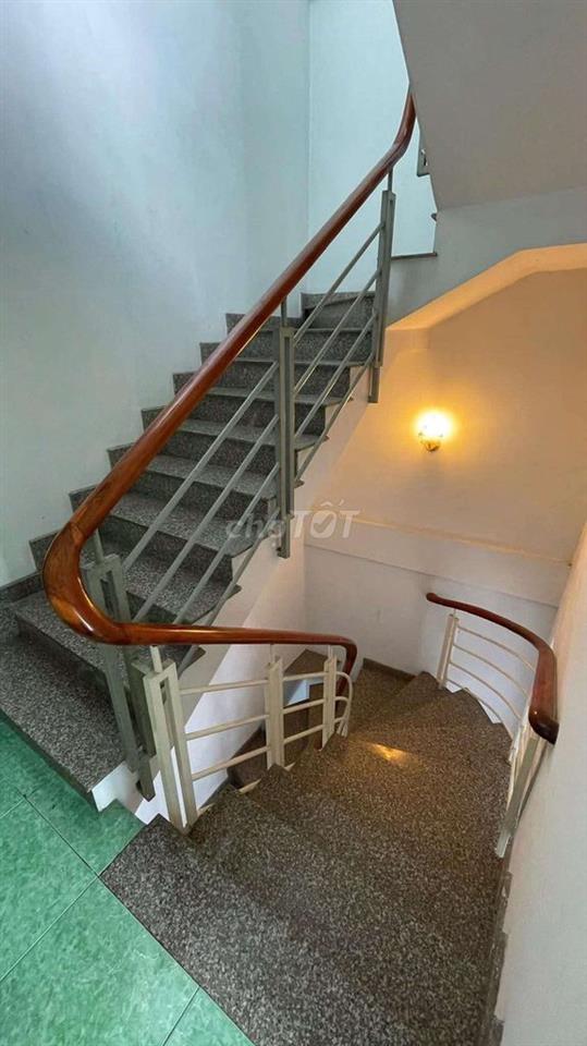 Nhà 1 Trệt 2 Lầu - Đông Bắc - Cần Bán Nhanh 