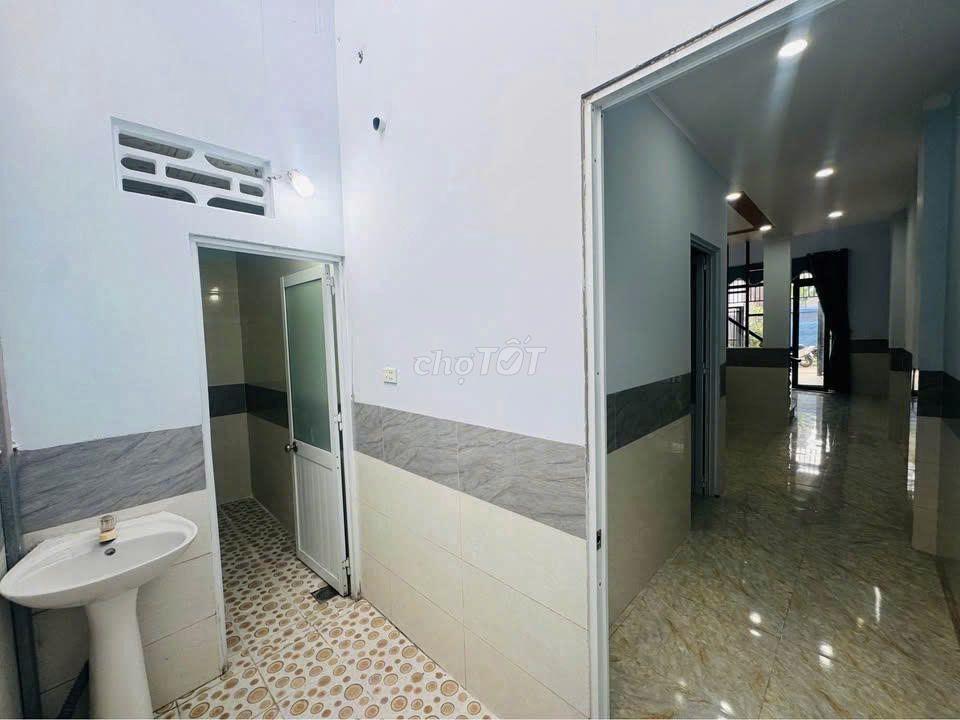 📌CHỦ BÁN GẤP NHÀ C4 GÁC ĐÚC Ở NGÃ 3 BẦU CHỢ BẮP - HÓC MÔN SỔ SẴN.
