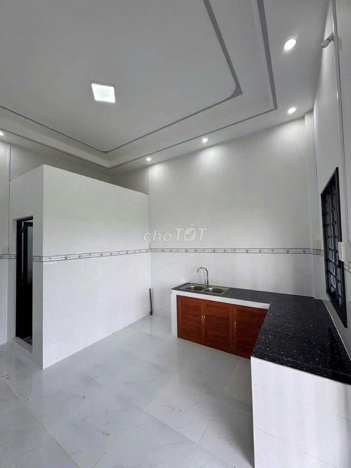 Cần bán gấp căn nhà mới toanh 800tr ở KCN Trảng Bàng 135m2 Sổ Riêng