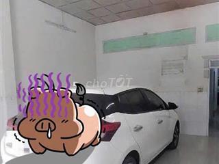 Bán gấp gia 1ty070 căn nhà lầu bỏ trống nằm ngay hẻm Tân XUân, Hóc Môn