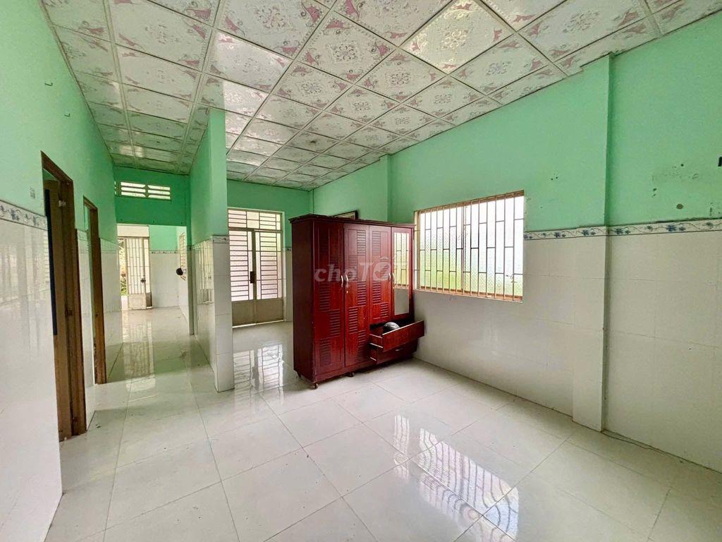 Bán căn nhà do dân gốc Củ CHi xây dựng ket ra gấp Giá 670tr giao sổ.