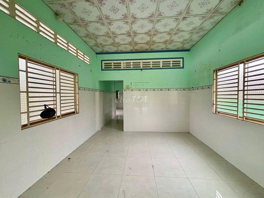 Bán căn nhà do dân gốc Củ CHi xây dựng ket ra gấp Giá 670tr giao sổ.