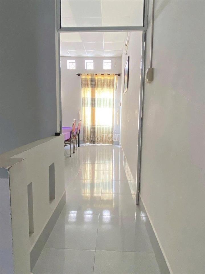 bán nhà 2 sẹc Tô Kí vào căn 1 trệt 1 lầu giá 1tỷ050 mua bán sổ sẵn.