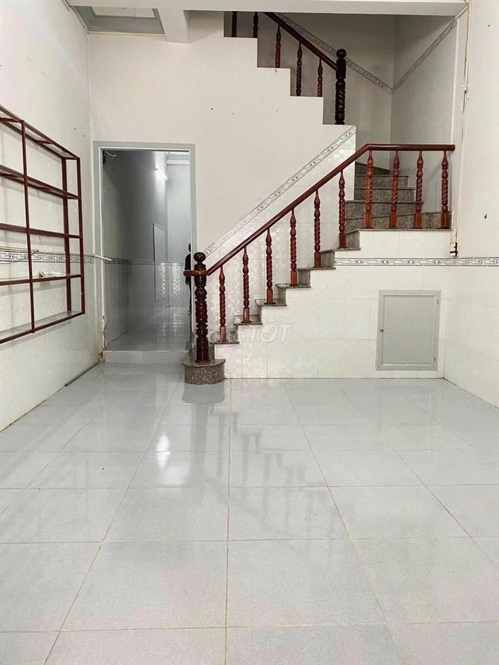 bán nhà 2 sẹc Tô Kí vào căn 1 trệt 1 lầu giá 1tỷ050 mua bán sổ sẵn.