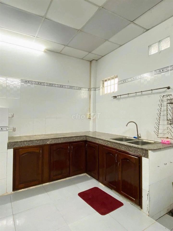 bán nhà 2 sẹc Tô Kí vào căn 1 trệt 1 lầu giá 1tỷ050 mua bán sổ sẵn.