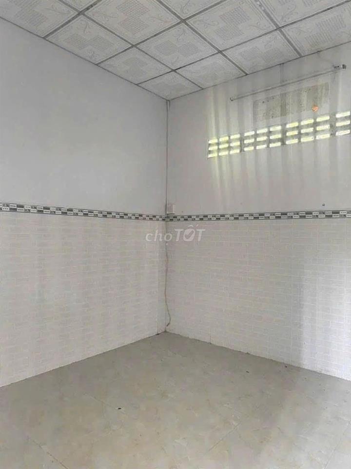 Nhà  mua từ trước dịch nay gồng không nổi bán giá 750 triệu, nhà c4 cũ