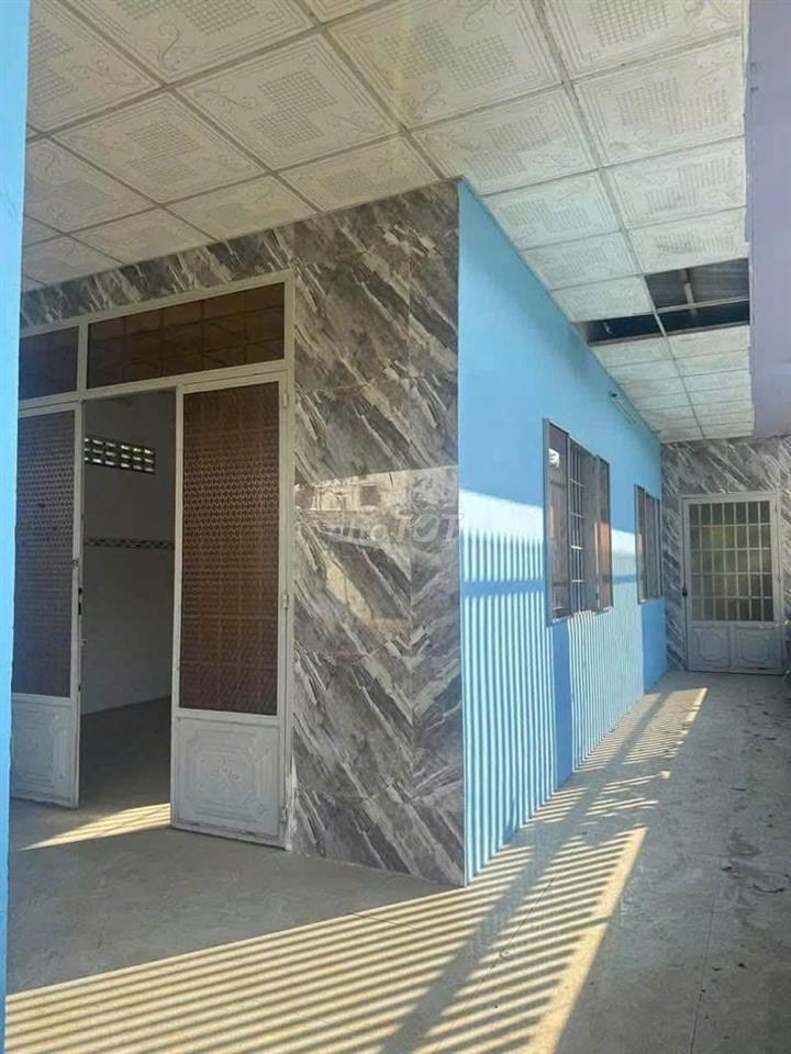 Nhà  mua từ trước dịch nay gồng không nổi bán giá 750 triệu, nhà c4 cũ