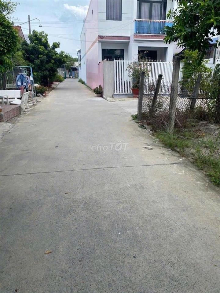 Nhà  mua từ trước dịch nay gồng không nổi bán giá 750 triệu, nhà c4 cũ