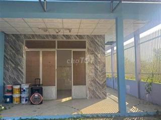 Nhà  mua từ trước dịch nay gồng không nổi bán giá 750 triệu, nhà c4 cũ