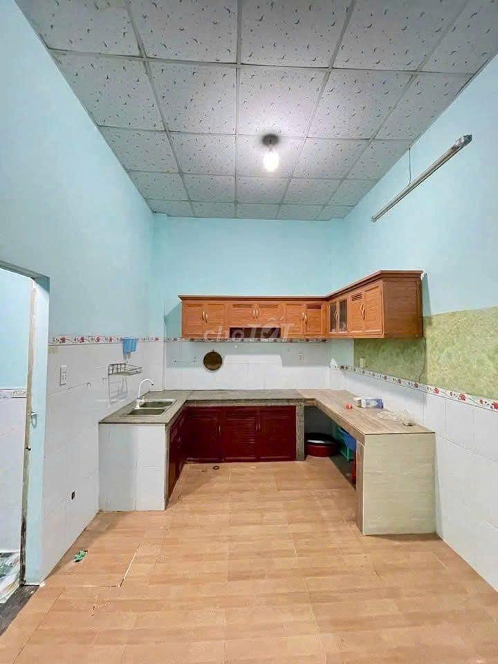 BÁN GẤP. CĂN NHÀ C4 Ở BÀ ĐIỂM SỔ HỒNG RIÊNG DT 72M2 GIÁ 1TI080 TRIỆU