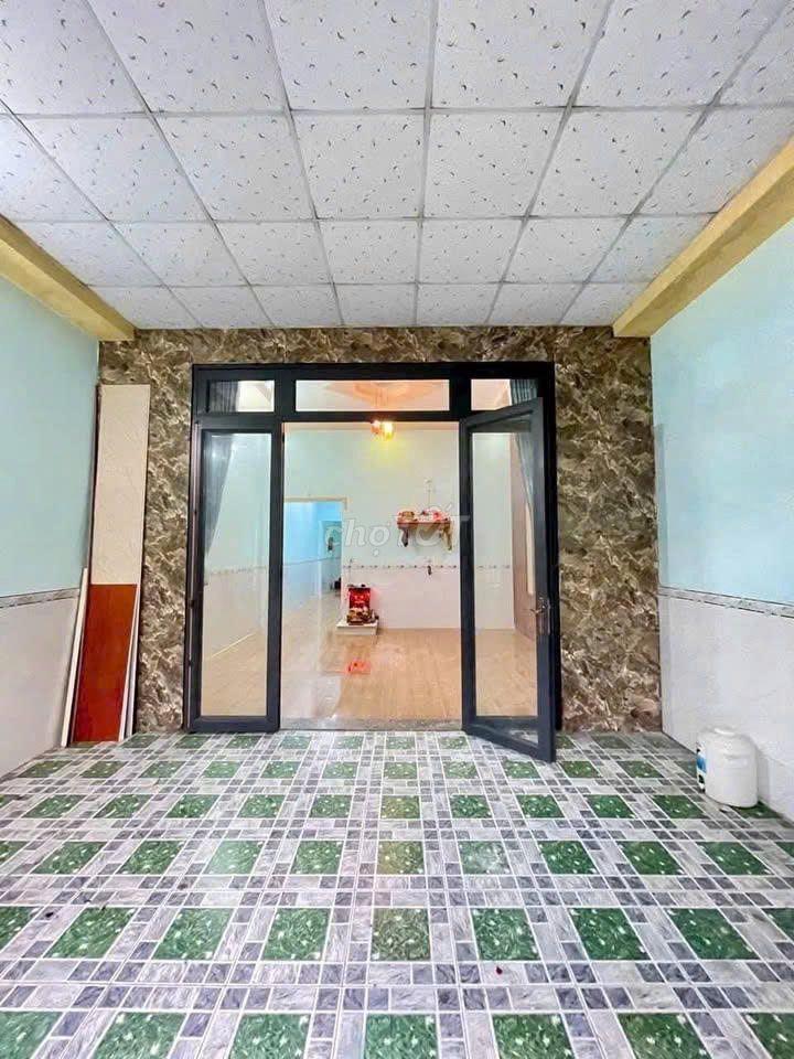 BÁN GẤP. CĂN NHÀ C4 Ở BÀ ĐIỂM SỔ HỒNG RIÊNG DT 72M2 GIÁ 1TI080 TRIỆU