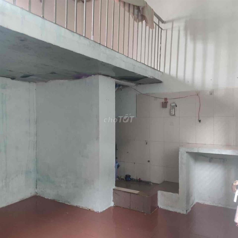 phòng nhỏ gọn , gác lửng sạch sẽ