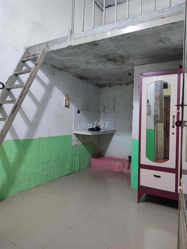 phòng nhỏ gọn , gác lửng sạch sẽ