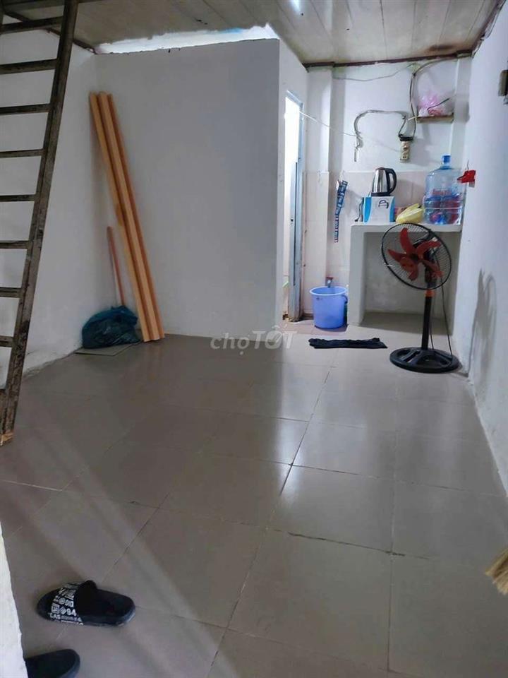 Phòng 20m có gác, kế ĐH Công thương, lối đi riêng