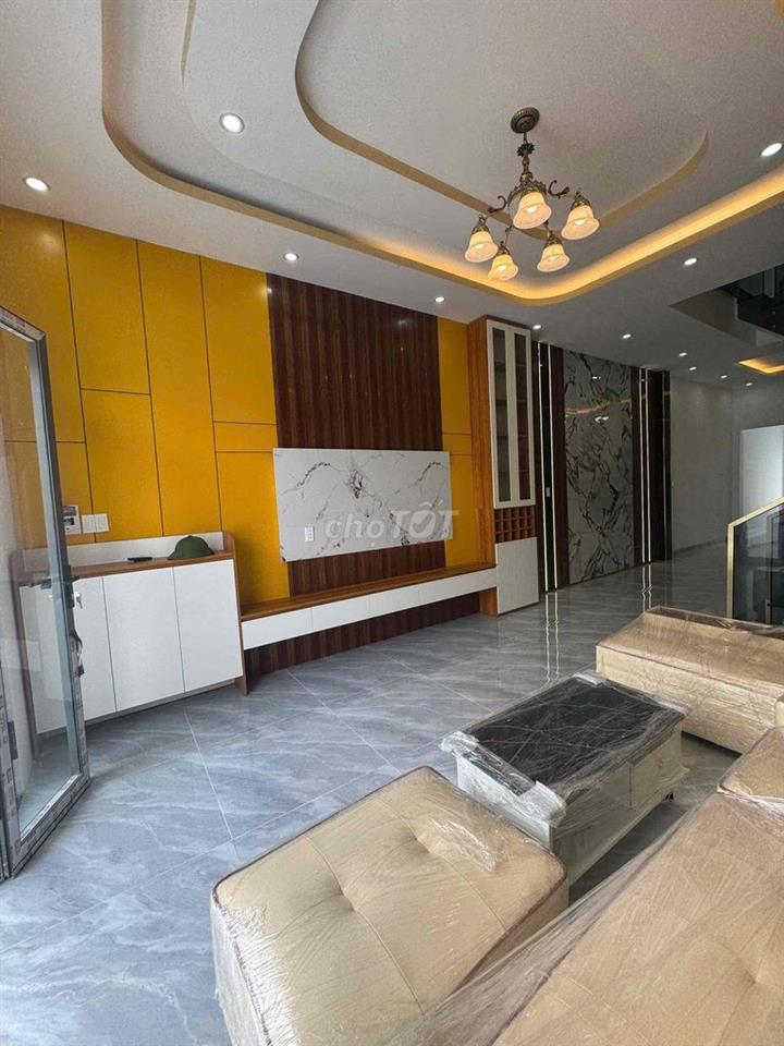 NHÀ ĐẸP CẦN GIUỘC