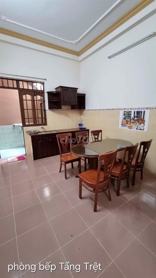 Cần bán gấp nhà mặt tiền đường Hoàng Văn Thụ