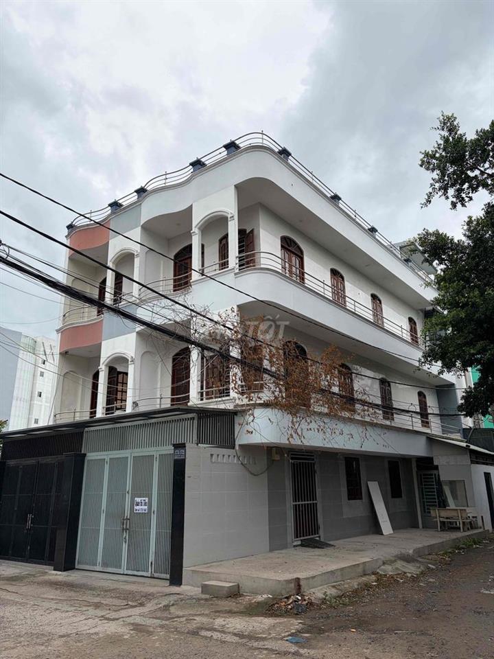 căn góc 2 Mặt tiền võ văn kiệt  cần bán