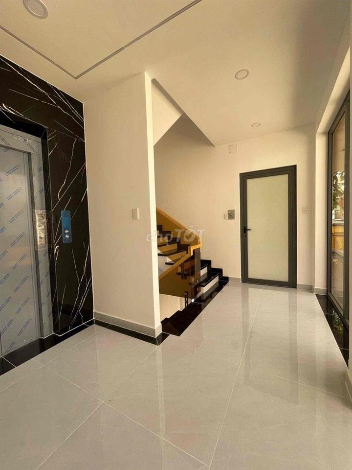 góc 2 mặt tiền có thang máy, nhà mới đẹp, tiện kinh doanh