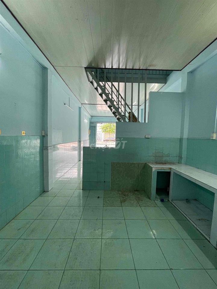 nhà mặt tiền 48m2 khu Tên Lửa view công viên
