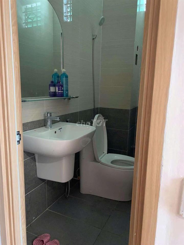 Nhà Mã Lò 12,5tr 5Pn 4wc Hẻm 8m thông