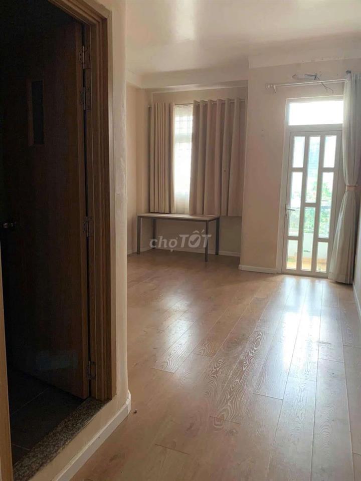 Nhà Mã Lò 12,5tr 5Pn 4wc Hẻm 8m thông