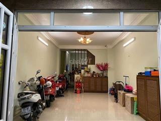 Nhà Mã Lò 13tr 5Pn 4wc Hẻm 8m thông