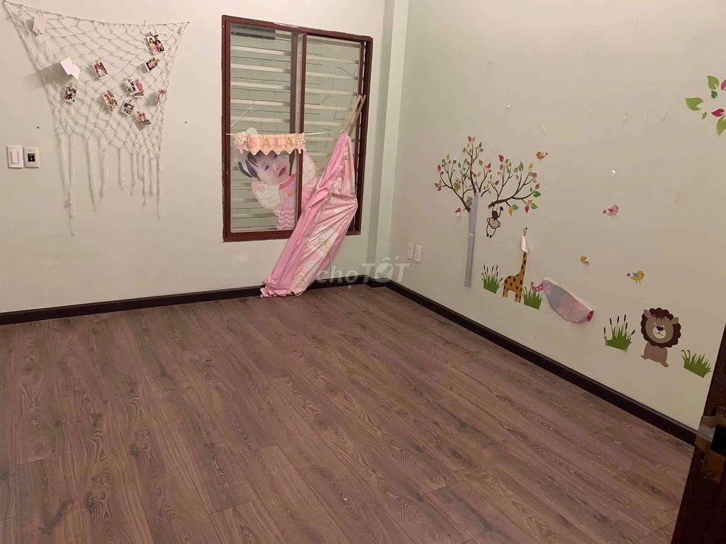 Nhà Mã Lò 12,5tr 5Pn 4wc Hẻm 8m thông