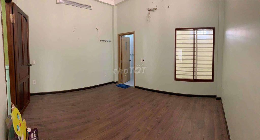 Nhà Mã Lò 12,5tr 5Pn 4wc Hẻm 8m thông