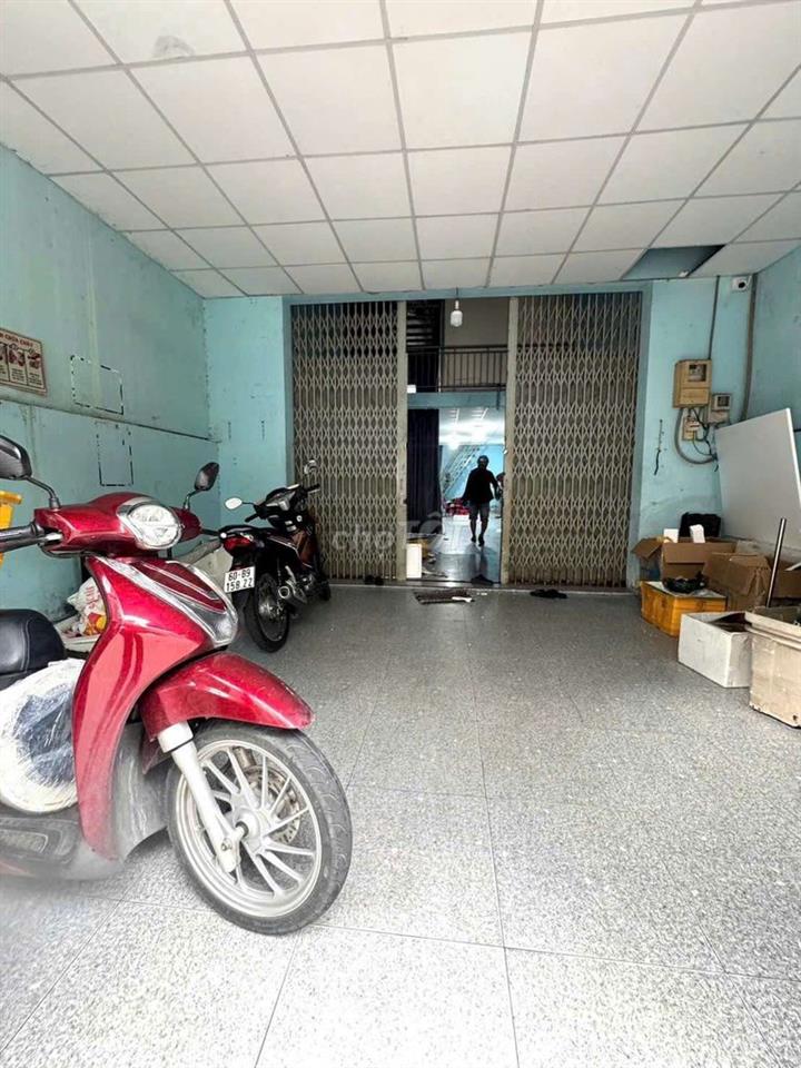 Nhà kho 9 triệu Dt 5,5×22 gác lửng