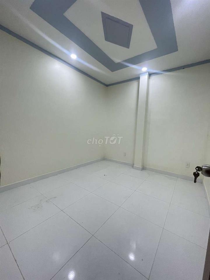 Nhà đẹp 8 triệu 2pn 2wc gần Tên Lửa