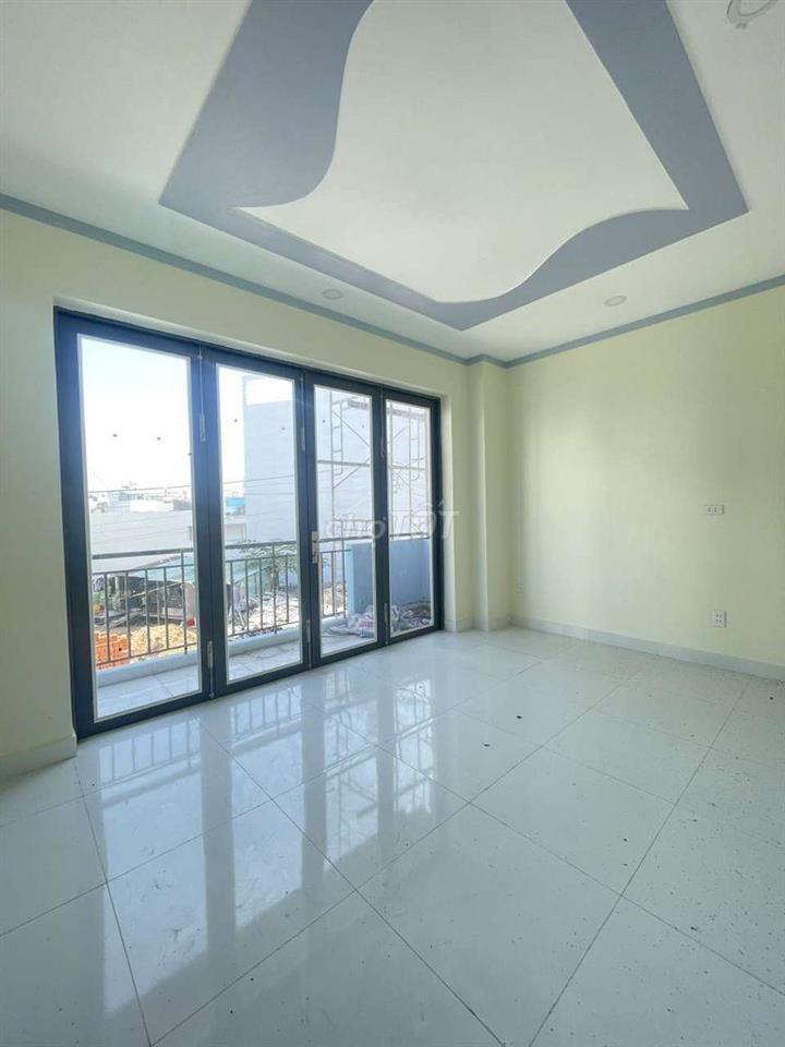 Nhà đẹp 8 triệu 2pn 2wc gần Tên Lửa
