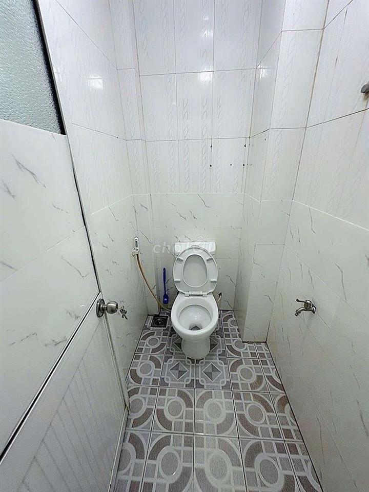 Cho thuê kho 13tr 150m2 p. bình trị đông A