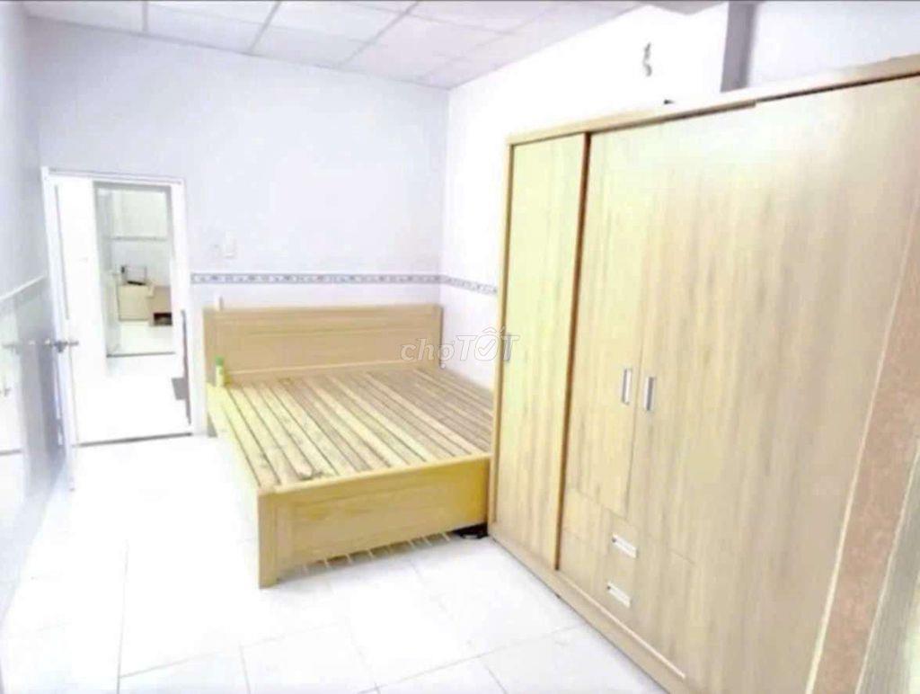 Nhà 8 triệu gần bến xe miền tây sơn mới