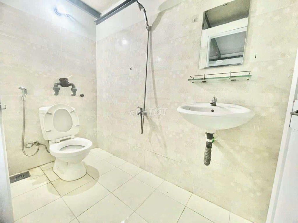 Phòng bự giá rẻ gần ĐH Công Thương