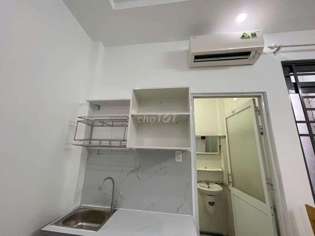phòng đẹp y hình, sẵn máy lạnh, giường nệm, thoáng mát 