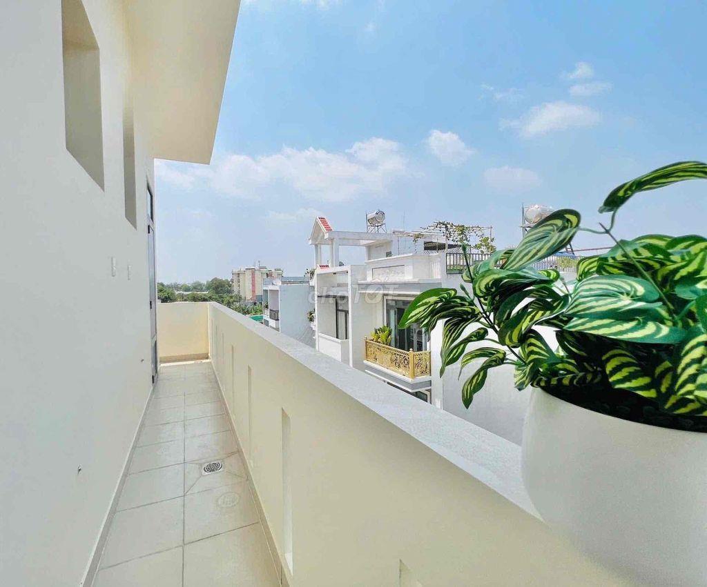 Nhà mới phòng rộng