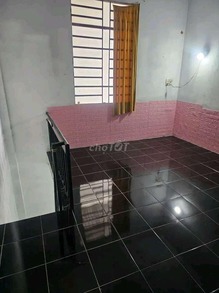 Phòng TRỆT dắt xe vào phòng,có máy lạnh gác cao trong KDC Vĩnh Lộc 