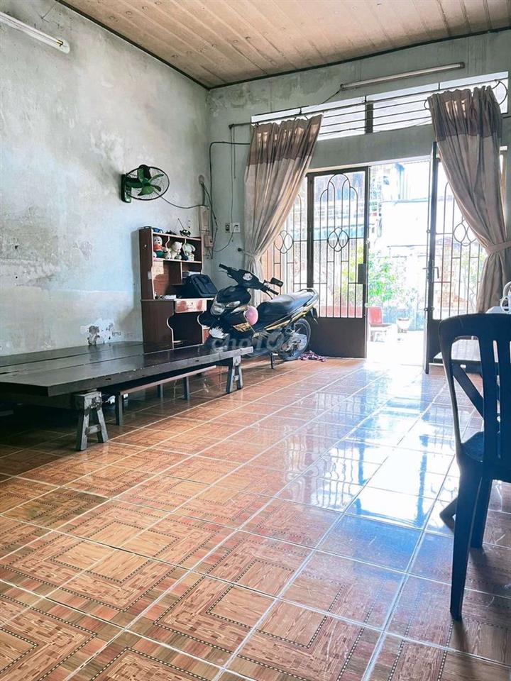 Cần tiền giải quyết việc gia đình bán nhà MT 100m2 gần UBND Q12