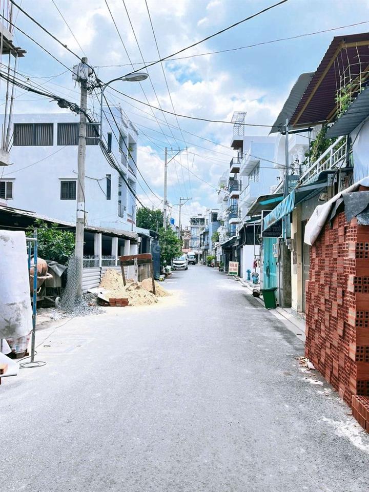 Cần tiền giải quyết việc gia đình bán nhà MT 100m2 gần UBND Q12