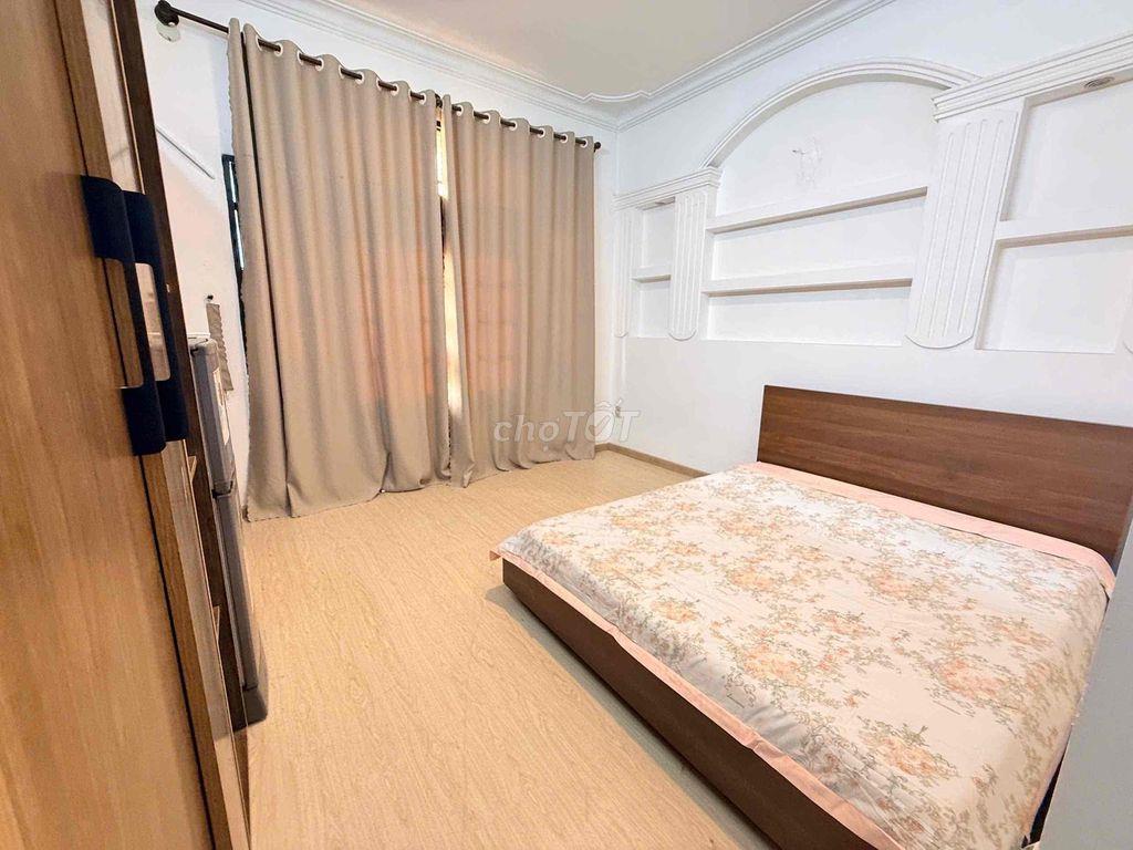 CHO THUÊ CĂN HỘ BAN CÔNG FULL NỘI THẤT NGAY CỔNG ĐH VĂN LANG