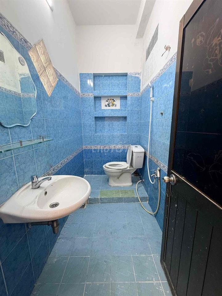 CHO THUÊ CĂN HỘ BAN CÔNG FULL NỘI THẤT NGAY CỔNG ĐH VĂN LANG