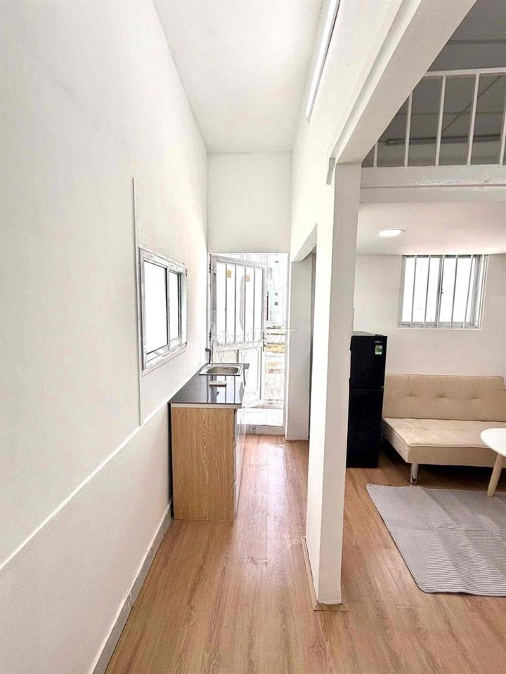 DUPLEX FULL NỘI THẤT BAN CÔNG ĐỐI DIỆN UEF