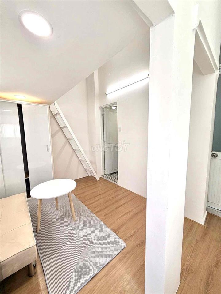 DUPLEX FULL NỘI THẤT BAN CÔNG ĐỐI DIỆN UEF