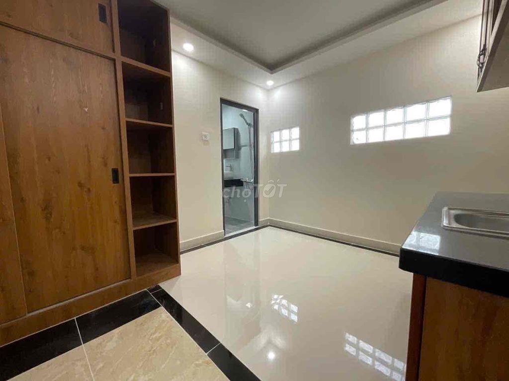 CHO THUÊ  CHDV MỚI 100% CÁCH VLU IUH 15P ĐI XE
