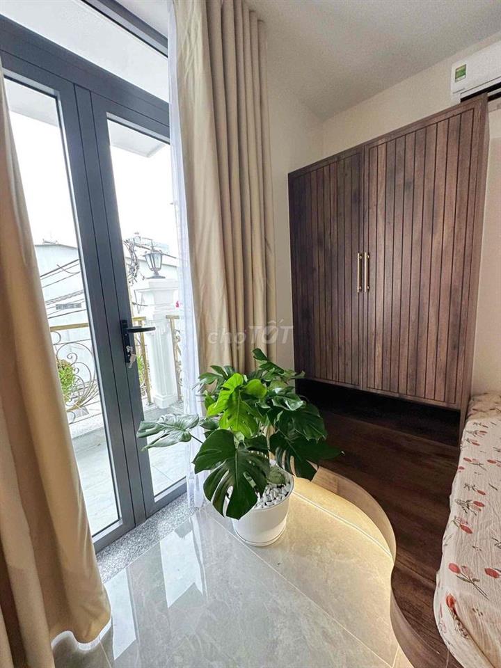 CĂN HỘ BAN CÔNG FULL NỘI THẤT MỚI 100% Ở NƠ TRANG LONG GẦN ĐH VĂN LANG