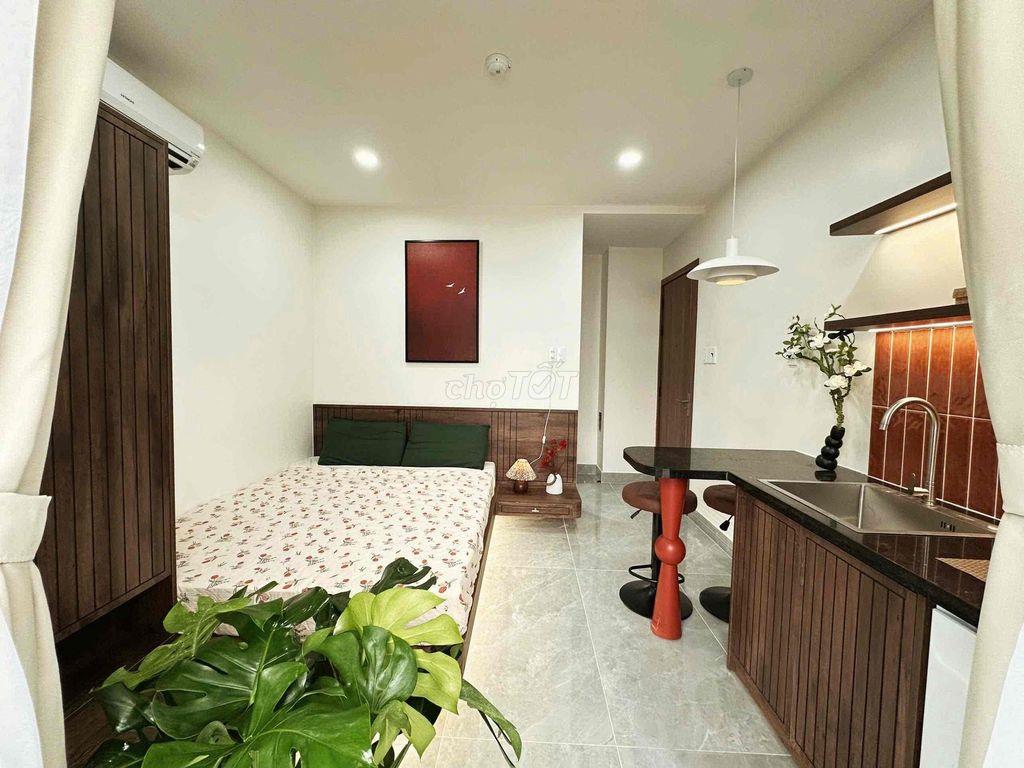 CĂN HỘ BAN CÔNG FULL NỘI THẤT MỚI 100% Ở NƠ TRANG LONG GẦN ĐH VĂN LANG