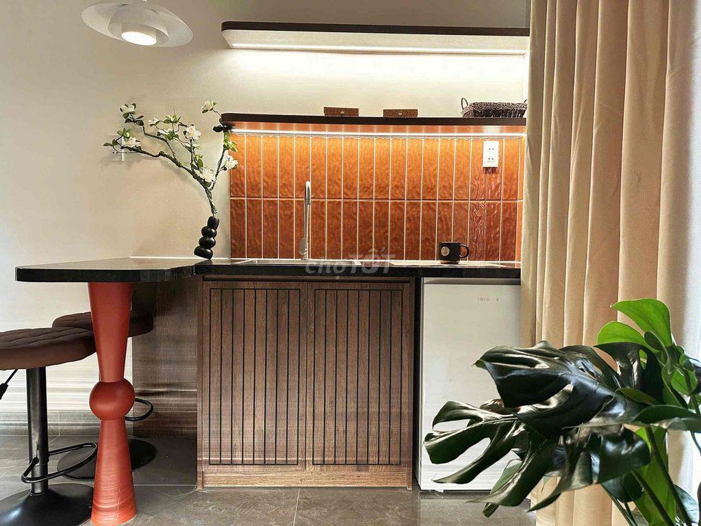 CĂN HỘ BAN CÔNG FULL NỘI THẤT MỚI 100% Ở NƠ TRANG LONG GẦN ĐH VĂN LANG
