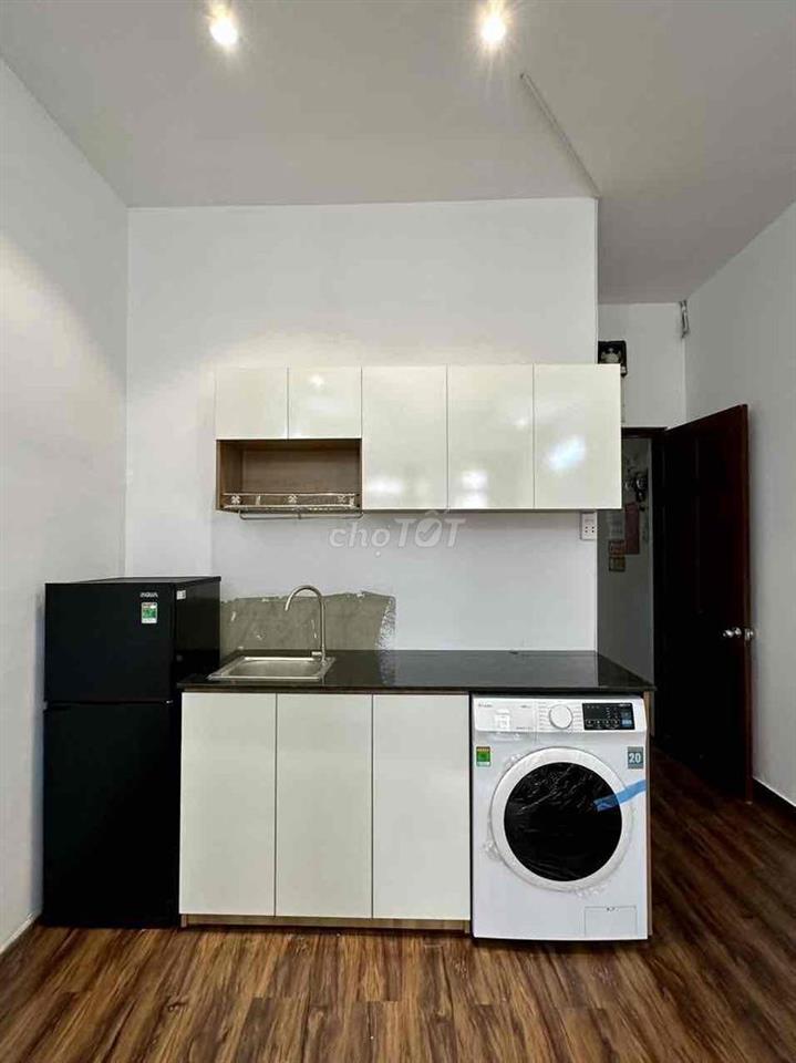 STUDIO BAN CÔNG FULL NỘI THẤT TẠI NGUYỄN HỮU CẢNH GẦN CÁC ĐH LỚN