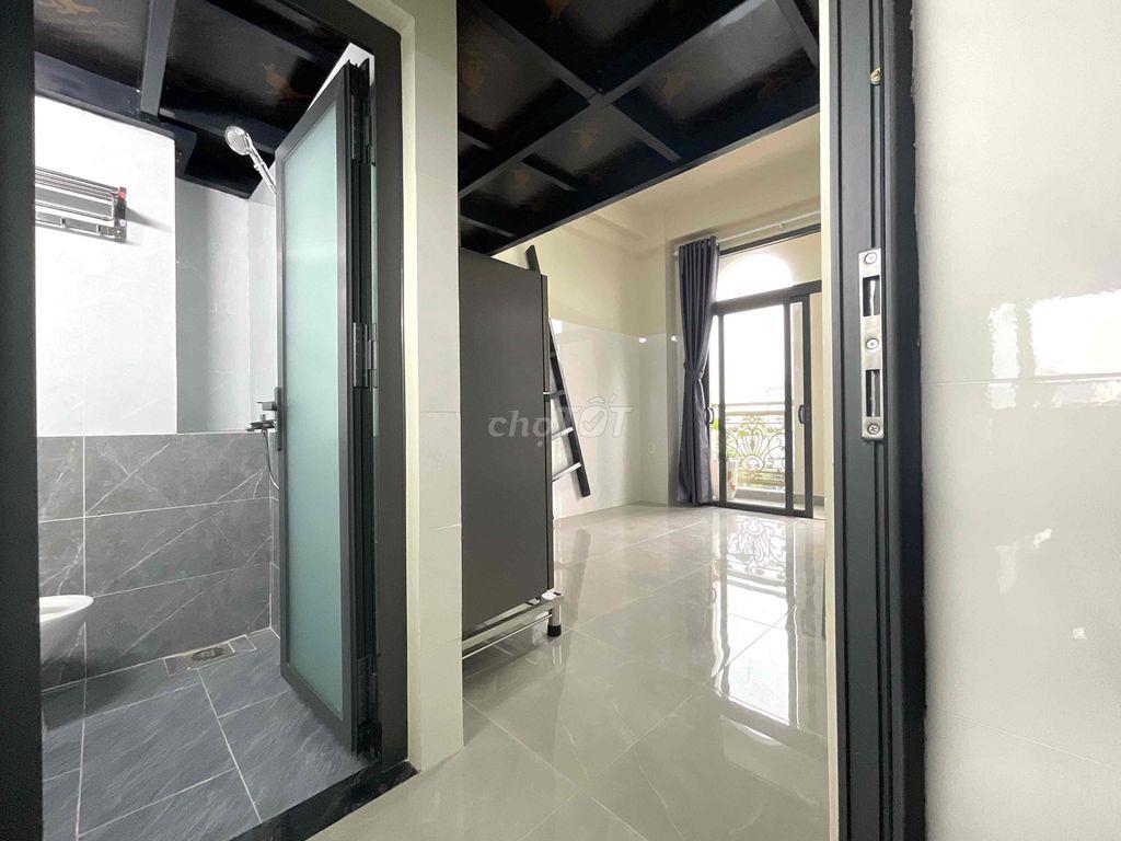DUPLEX BAN CÔNG FULL NỘI THẤT CÁCH VLU 10P TẠI VƯỜN LÀI