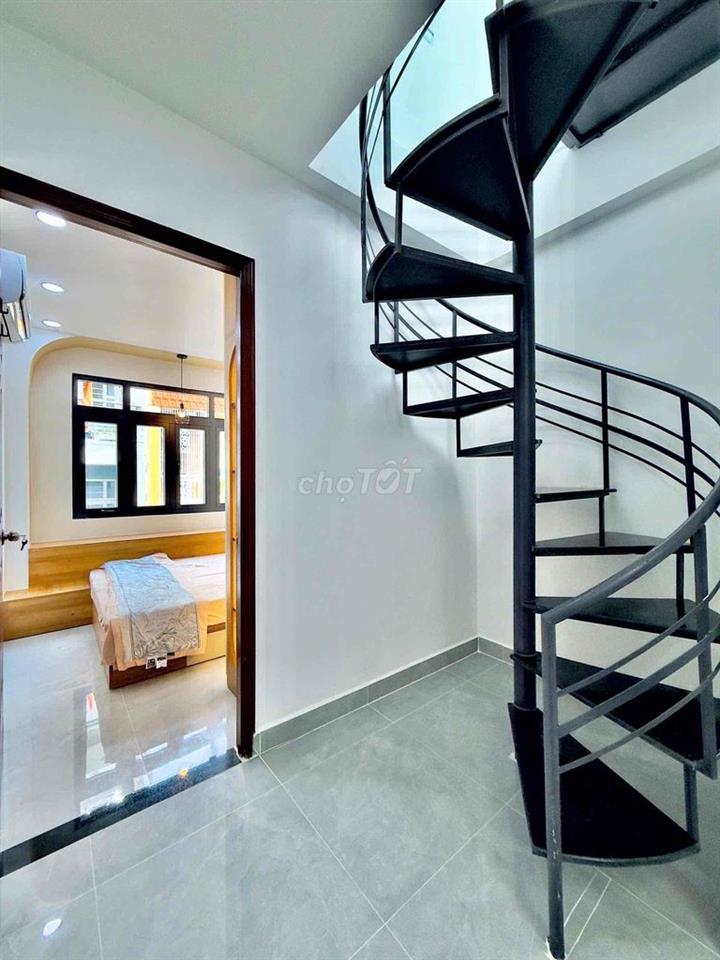 BÁN NHÀ ĐẸP SIÊU PHẨM LUNG LiNH - 4 TẦNG ĐÚT TRỆT